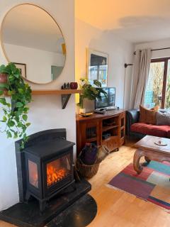 Large cosy home with garden, excellent location! - 0