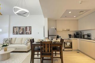 Aurora Luxe 1BR - Elegant Yas Island Escape - 9