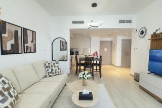 Aurora Luxe 1BR - Elegant Yas Island Escape - 0