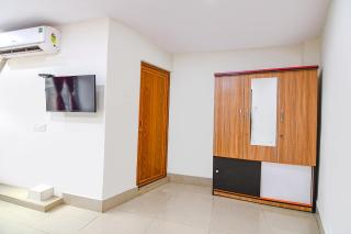 FabHotel Vhyom Sky Palace - 5