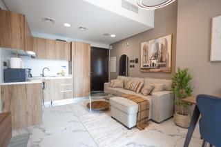 Walk to the Mall! Stylish 1 BR Retreat Maryah - 8