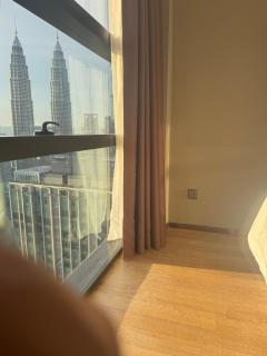 IMPERIAL RESIDENCE by COZY SUITES - 3