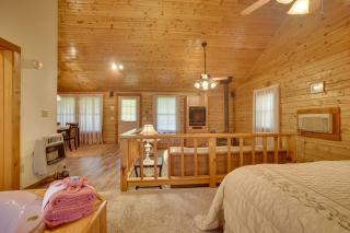 Studio with Deck Near Thorncrown Chapel and Lakes - 1