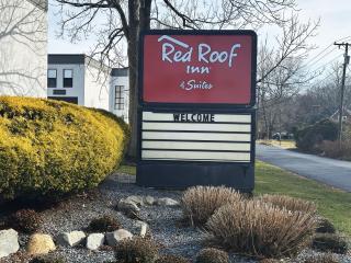 Red Roof Inn & Suites Middleborough - 6