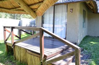 Chobe Sunset Chalets - 6