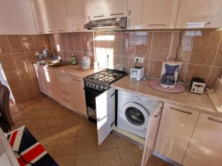 Elisa Summerland Apartment - 4