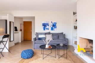 Sky-High Athenian Elegance Retreat With Views! - 0