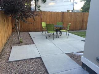 Super 2-Bedroom In Town! Between Downtown And Msu - 4