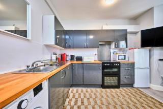 Portrush Harbour Apt Walk to Beach - Princess Red 1 - 7