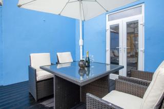 Caldey Island View - 2 Bedroom Apartment - Tenby - 1