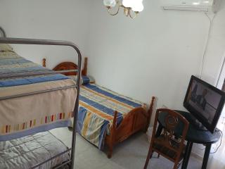 Habitacion Privada Triple Individual Toledo - 2