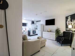 Warwickshire Suite - 9