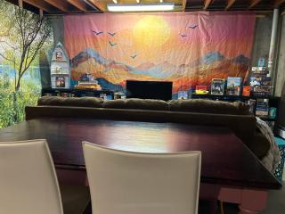 Steps to Lake Mcintosh, Basement 1BR - 1