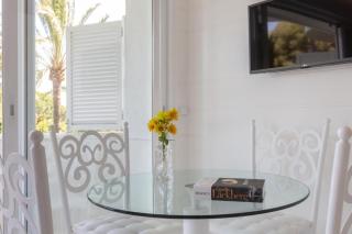Bright Studio Pool Walk to Beach - Playa Real - Pass the Keys - 1