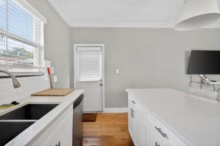 Pet Friendly 4BR Home - Downtown Tampa & Ybor City - 1