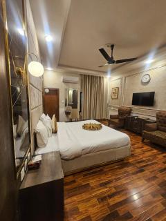 Ambassador Suite 1 - 4