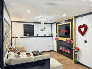 Buzz Inn with Hot tub, Sauna, fire pit, Star gazing Roof top Deck in Hocking Hills - 8