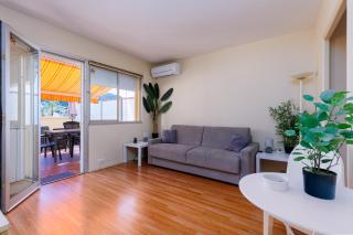 Le Garavan, Superbe studio vue mer et vieux Menton - 0