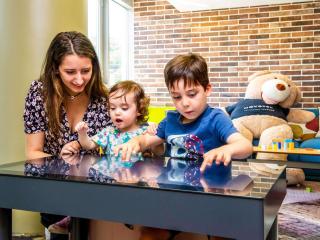 Novotel Lyon Centre-Confluence Bord de Saone - Lyon - 4