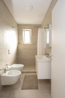 Mia's Place Corner - 8