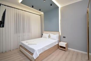 Central Stay Near Opera - Luxury Apartment - 0