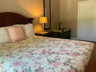 Ortona's Best Kept Secret Three-Two Spacious Home - 3
