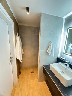 Agali Luxury Home - 5