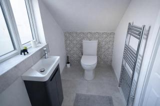 Lisburn - 1 Bedroom - sleeps 2 - Street parking - 9
