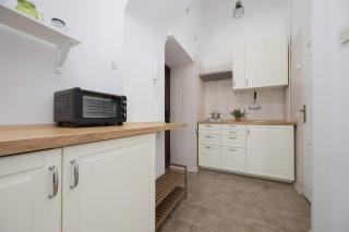 Stylish Wilcza Studio in the Heart of Warsaw by Noclegi Renters - 8