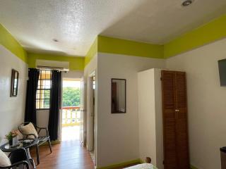 Golden Hideaway Inn - 5