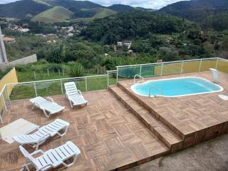CASA BELA - a 350m do Centro de Miguel Pereira com piscina e churrasqueira - 0