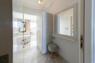 Sunshine Pyramids View - 7