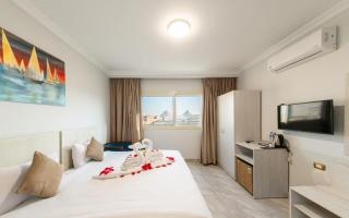 Sunshine Pyramids View - 5