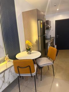 Stylish City studio with a balcony - 0