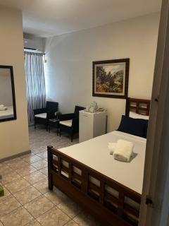 Golden Hideaway Inn - 7