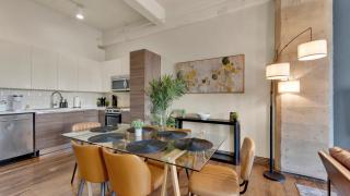Downtown Loft- Pool -Free Parking -2026 World Cup - 5