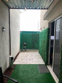 Minimalist air-conditioned rest house - 1