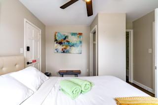 Jungle House Columbus Downtown Free Parking Sleeps 6 - Steps to Convention Center & Nationwide Arena - 1BR Short North Luxury Home - Over 5,800 Five Star Stays - Columbus - 4