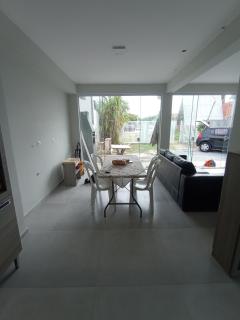 Casa 2 quartos a 2 quadras do mar nova - 2