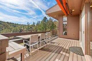 Hilltop Designer Villa, 3 Acres, Forever Views! - 9