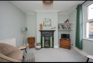 Two Bedroom House with Garden in Victoria Parade - 7