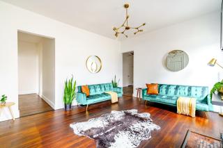 Jungle House Chillicothe Sleeps 12 Downtown Ohio Free Parking - Walk to Historic District - 3BR Luxury Home - Pet Friendly - King Beds - Over 5,800 Five Star Stays - 4