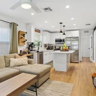 527 North E Street - 9