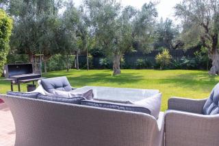 Prestigious villa, discreet luxury and absolute comfort - 1