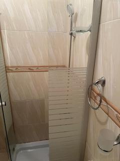 Comfortable Does not include drinks extra charge - 1