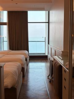 Luxury apartment on the 40th floor overlooking the Red Sea - 9