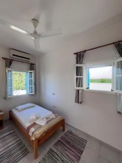 Sunset Studio Apartments - 4