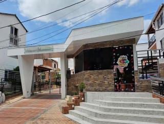 Habitacion privada con aire acondicionado en gran casa - 8