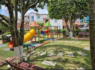 Habitacion privada con aire acondicionado en gran casa - 7