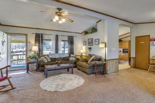 Pool, Large Porch! Country Home Near Roaring River - 5